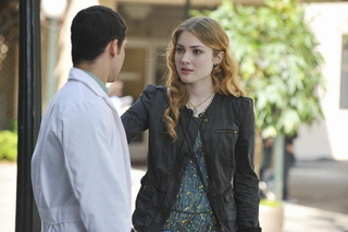 Illustration for article titled The Nine Lives of Chloe King 01x02, "Redemption" Pictures